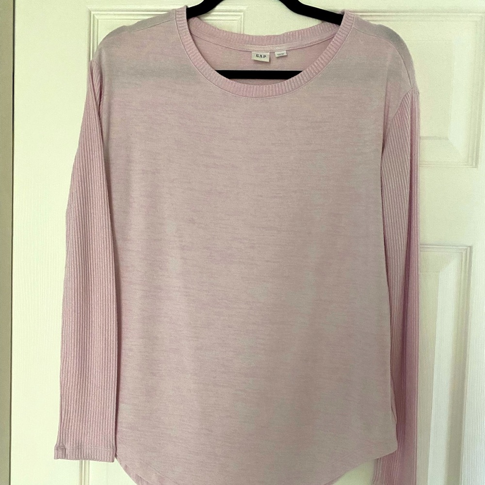 Gap lightweight long sleeve sweater